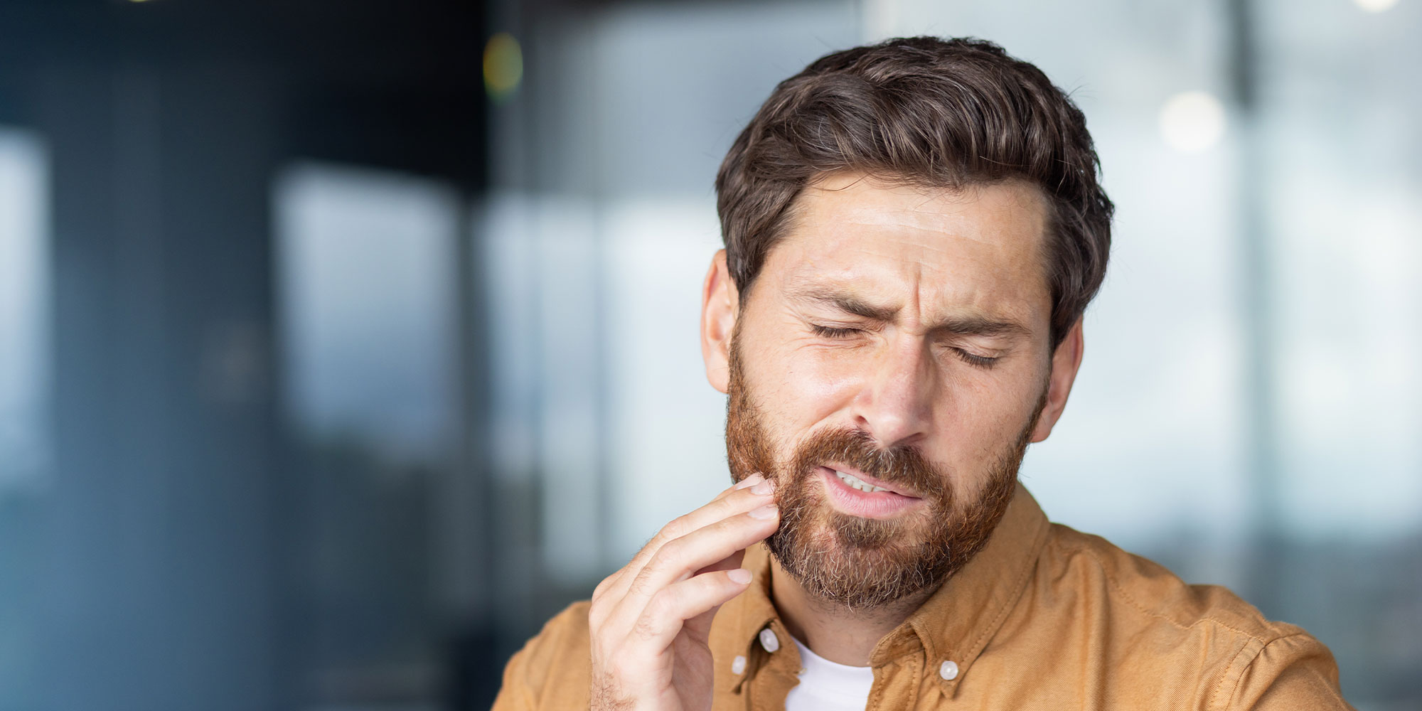 dental emergency with man hero mobile